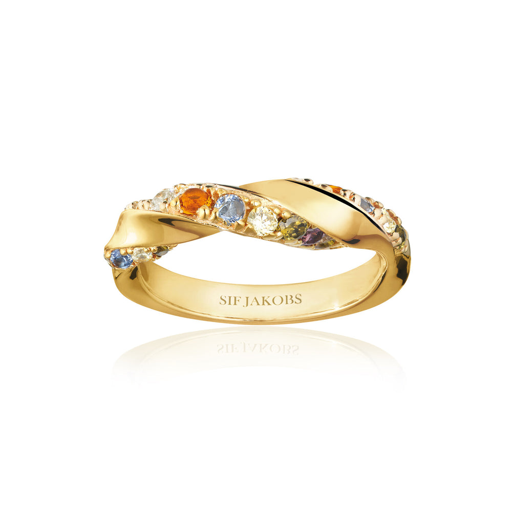 Maak kennis met de Sif Jakobs Jewellery Ring, een prachtige accessoire voor de moderne vrouw. Gemaakt van  zilver  verguld, heeft deze ring een gepolijst oppervlak en facetgeslepen witte zirkonia voor een vleugje elegantie. Met een breedte en dikte van 4,6 mm is het de perfecte maat om indruk te maken. Voeg een vleugje glamour toe aan je outfit met dit prachtige stuk.